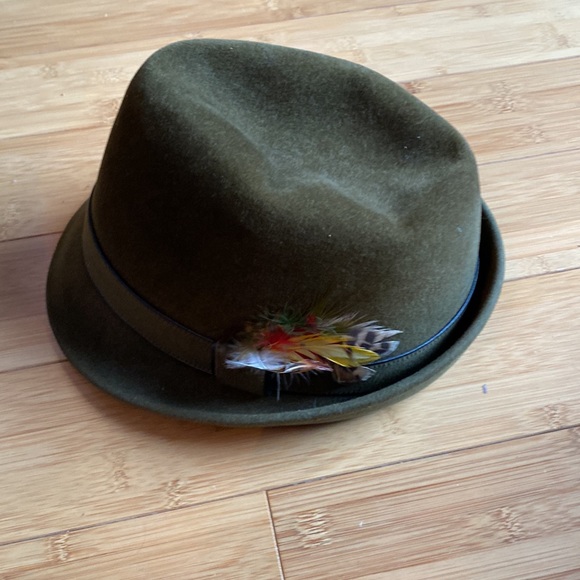 Hat good condition - Picture 2 of 4